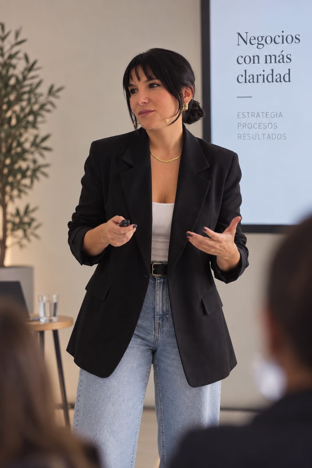 Amelia Iñigo durante una conferencia